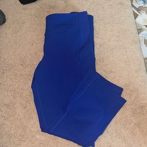 Size 10 lululemon crop